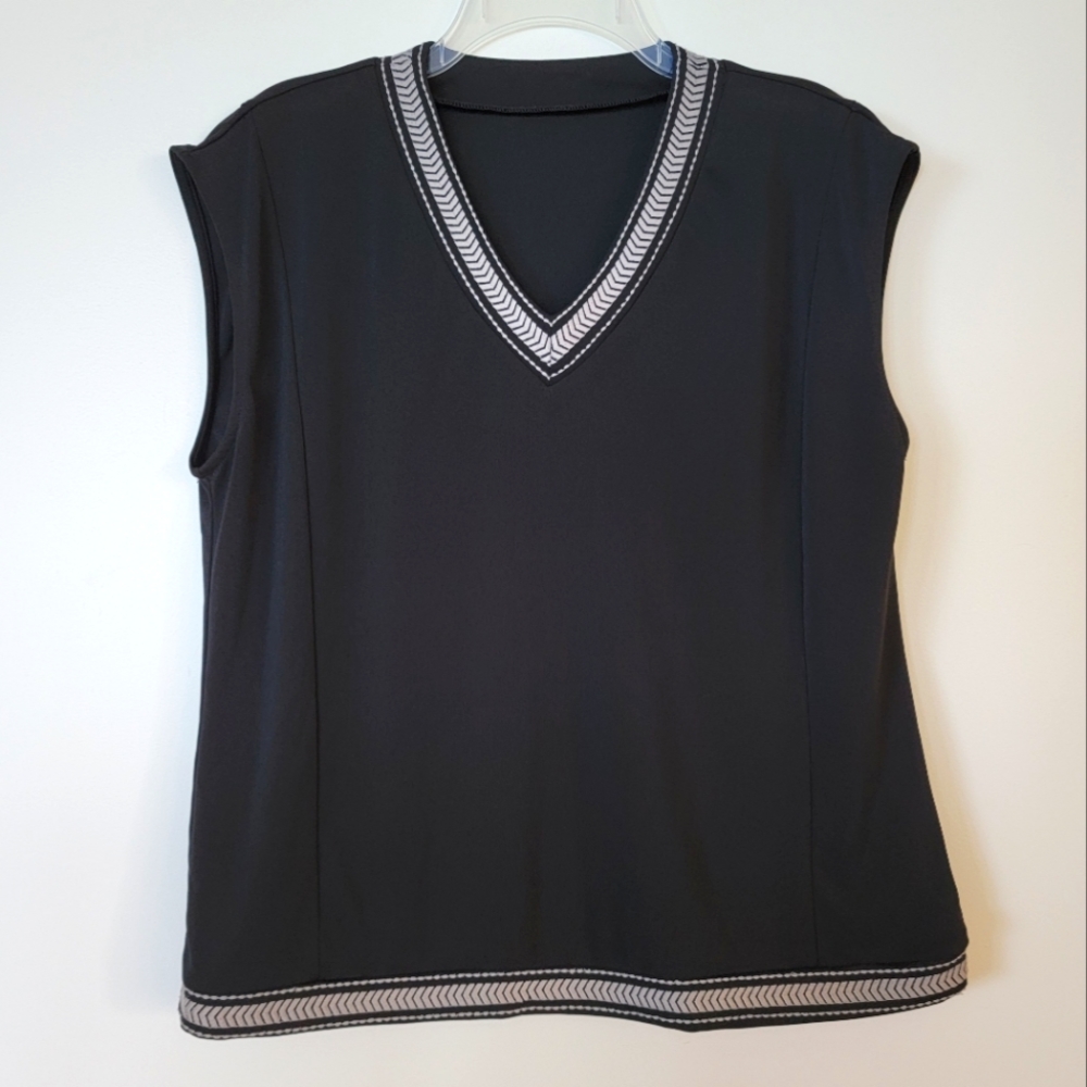 💥3 for $15💥 Jersey Knit Black Tank Top with Embroidered Tan Trim Size XL